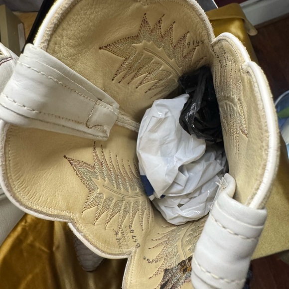 Tony Lama White and Purple Textured Heeled Boots. Made in Texas. - Picture 14 of 16